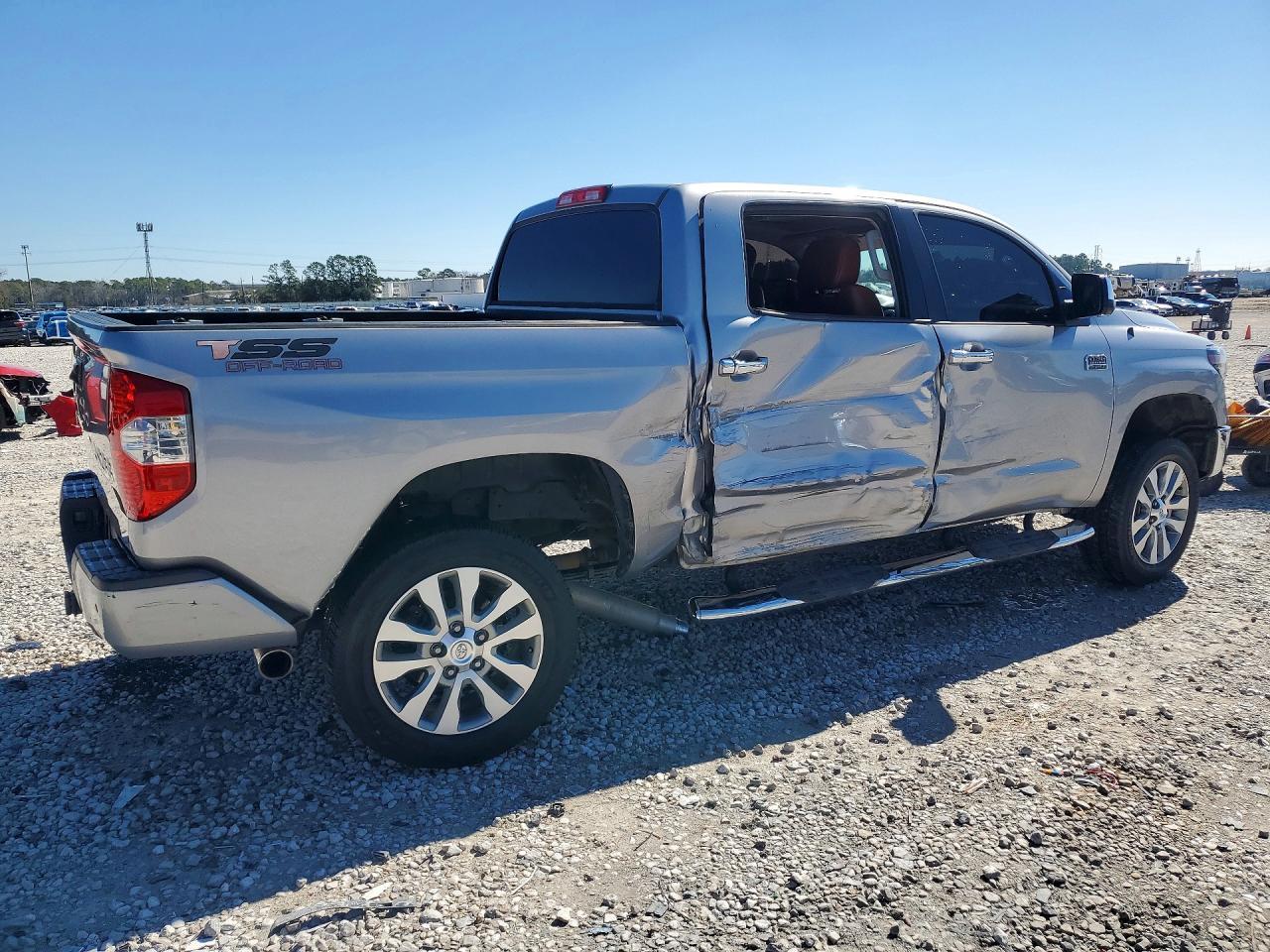 2016 TOYOTA TUNDRA