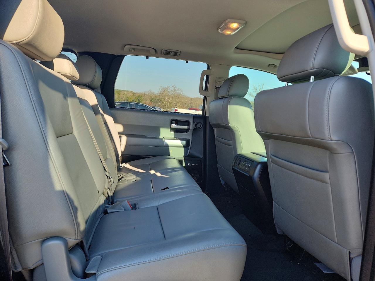 2018 TOYOTA Sequoia
