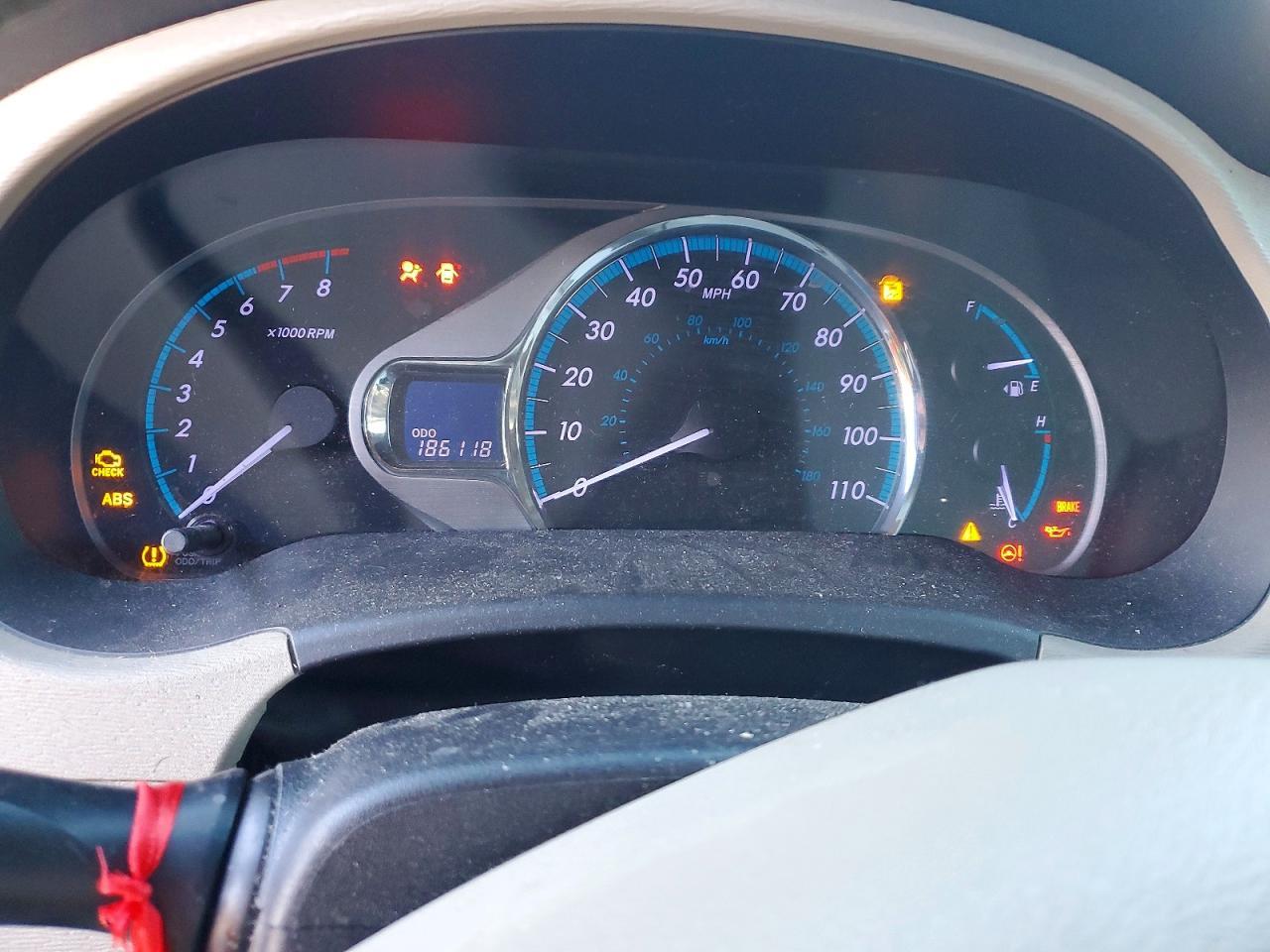 2011 TOYOTA SIENNA