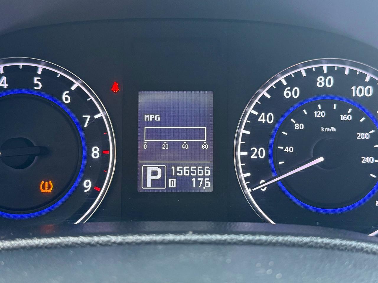 2011 INFINITI G37