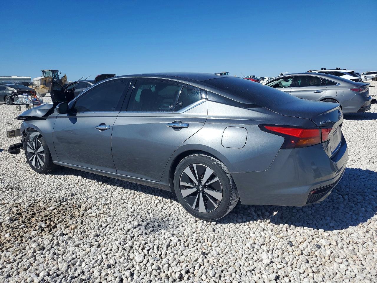 2019 NISSAN