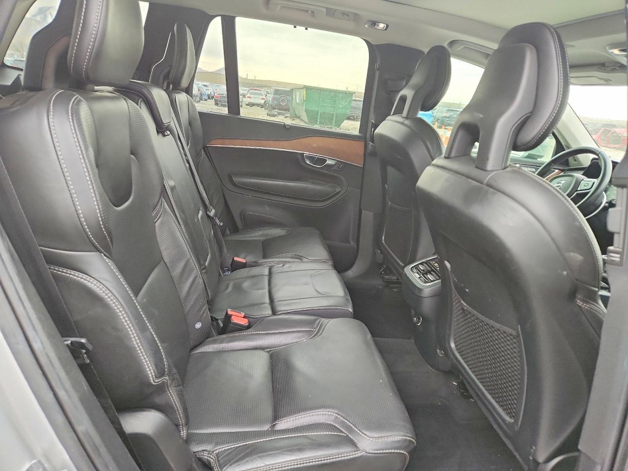 2017 VOLVO XC90