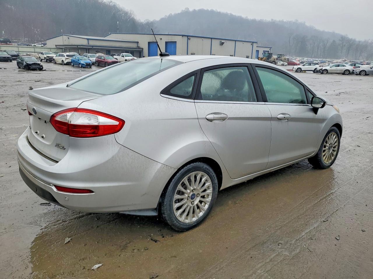 2015 FORD Fiesta