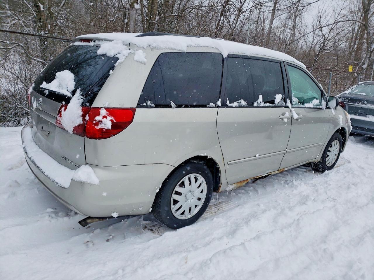 2005 TOYOTA SIENNA
