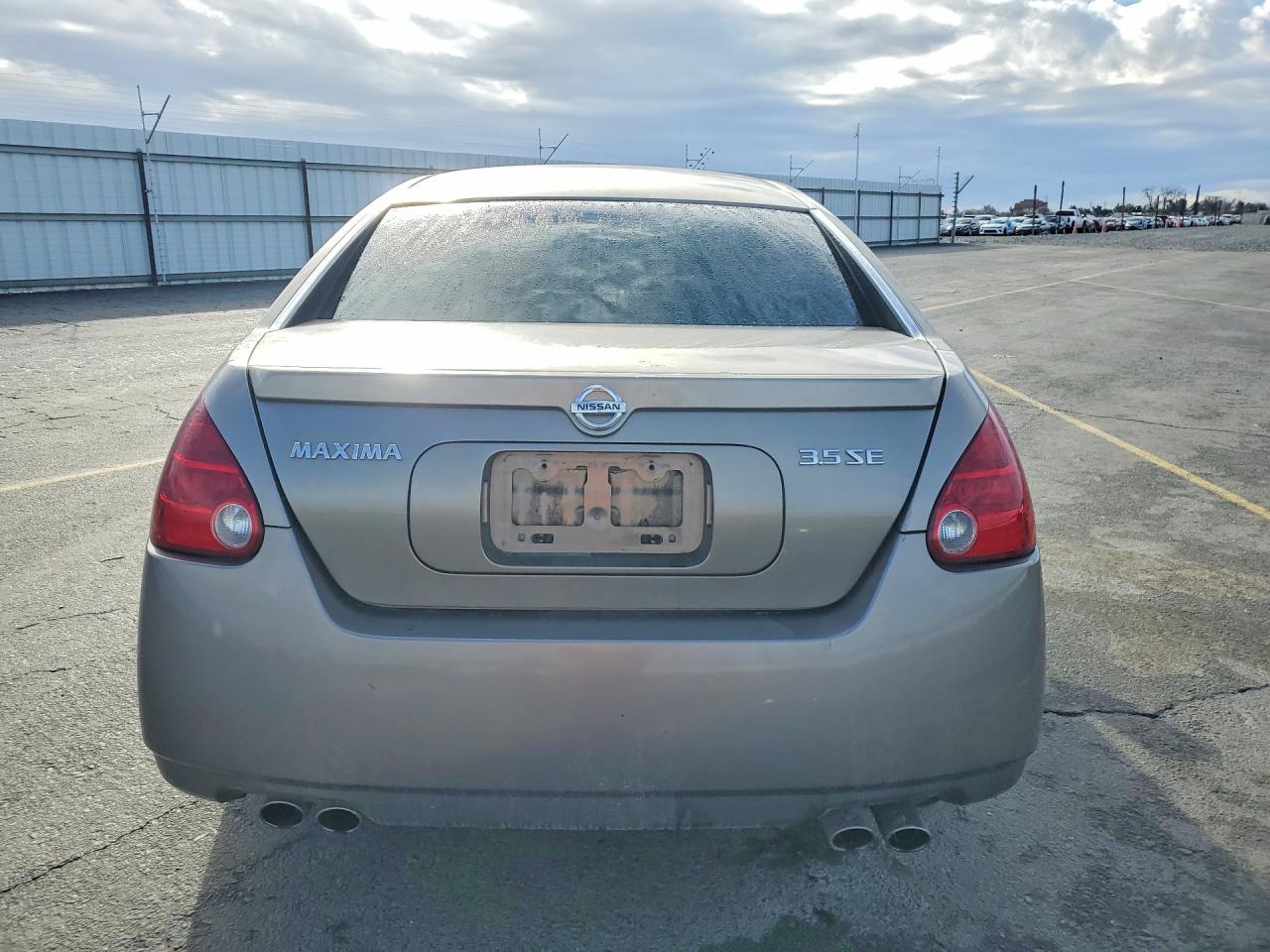 2004 NISSAN Maxima