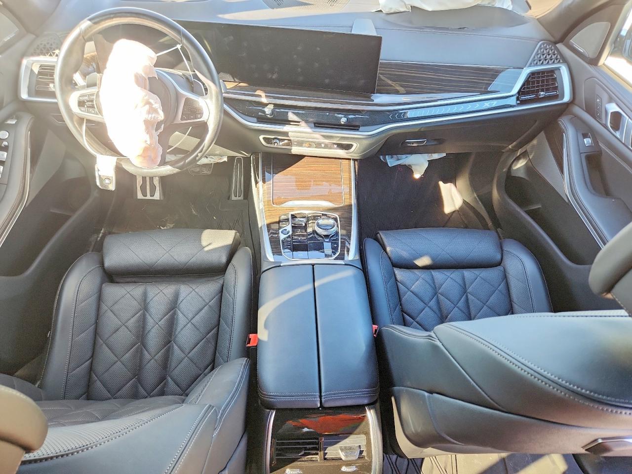 2024 BMW X7