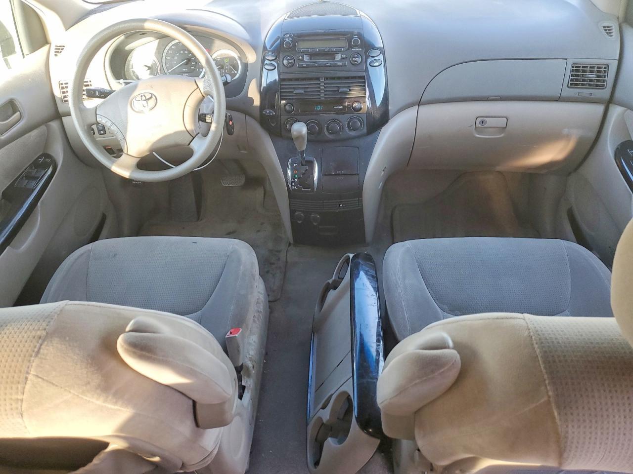 2004 TOYOTA SIENNA