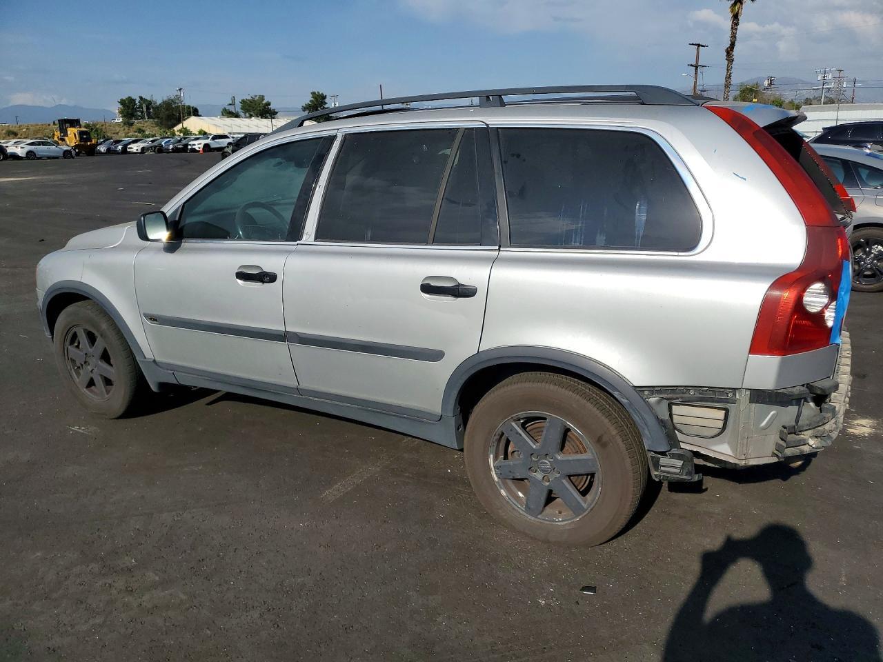 2004 VOLVO XC90
