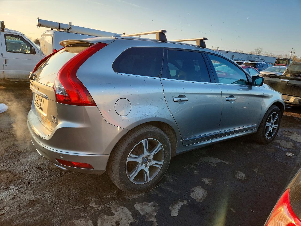 2015 VOLVO XC60