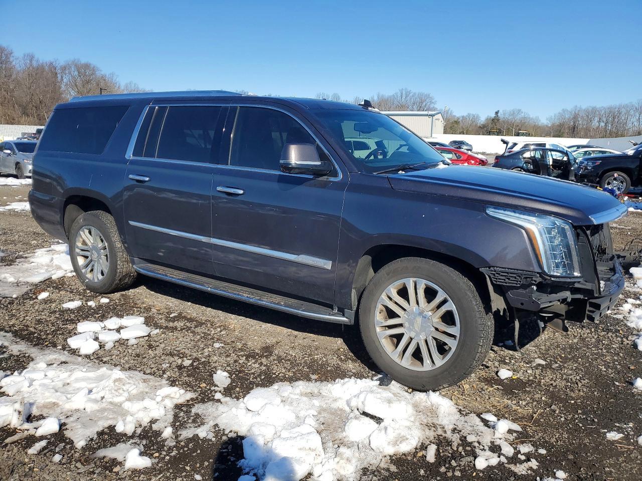 2017 CADILLAC Escalade ESV