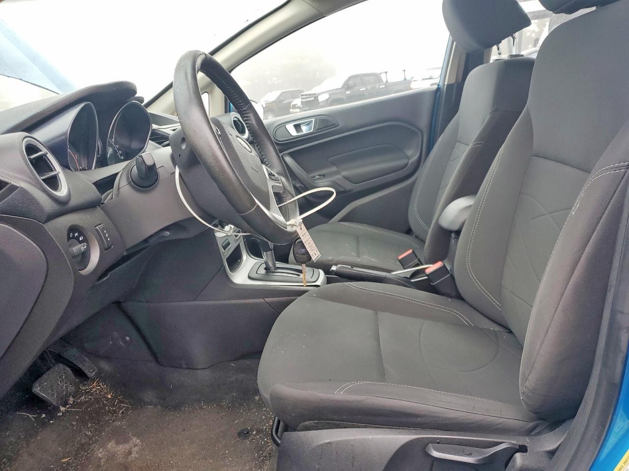 2015 FORD Fiesta
