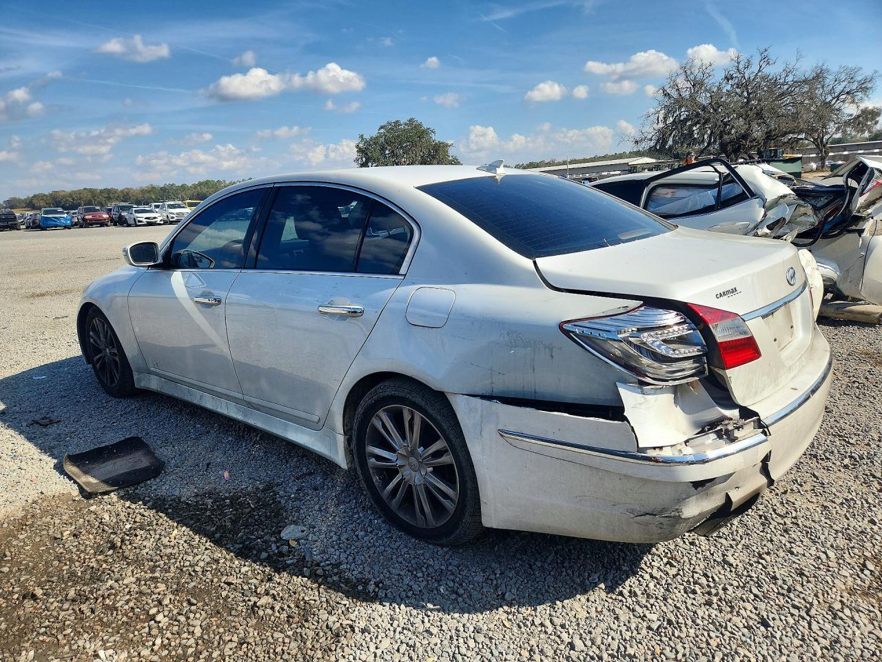 2013 HYUNDAI GENESIS