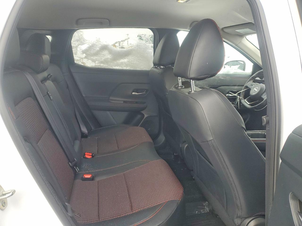 2025 NISSAN KICKS