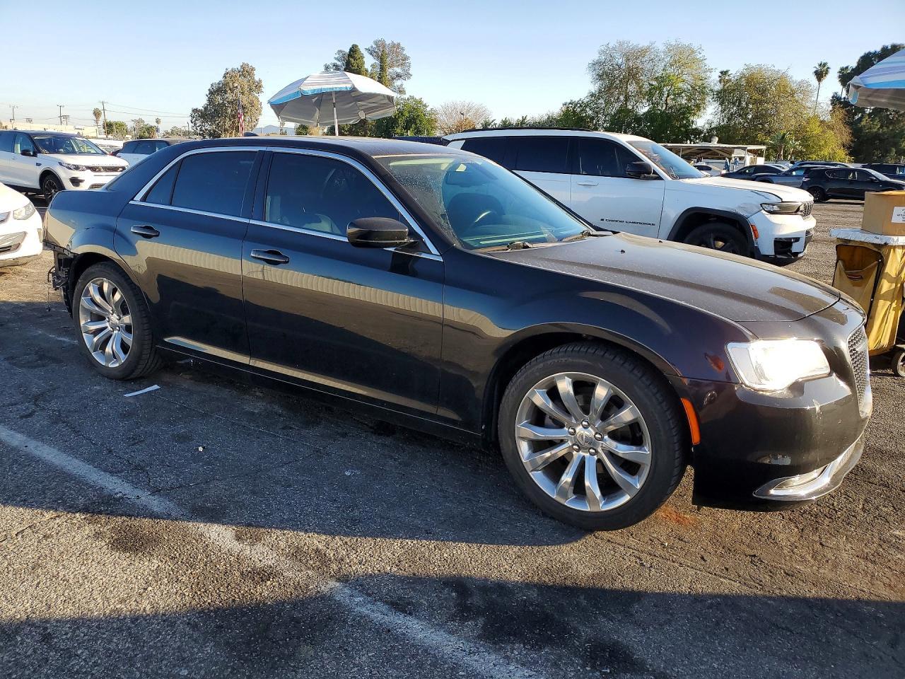 2018 CHRYSLER 300