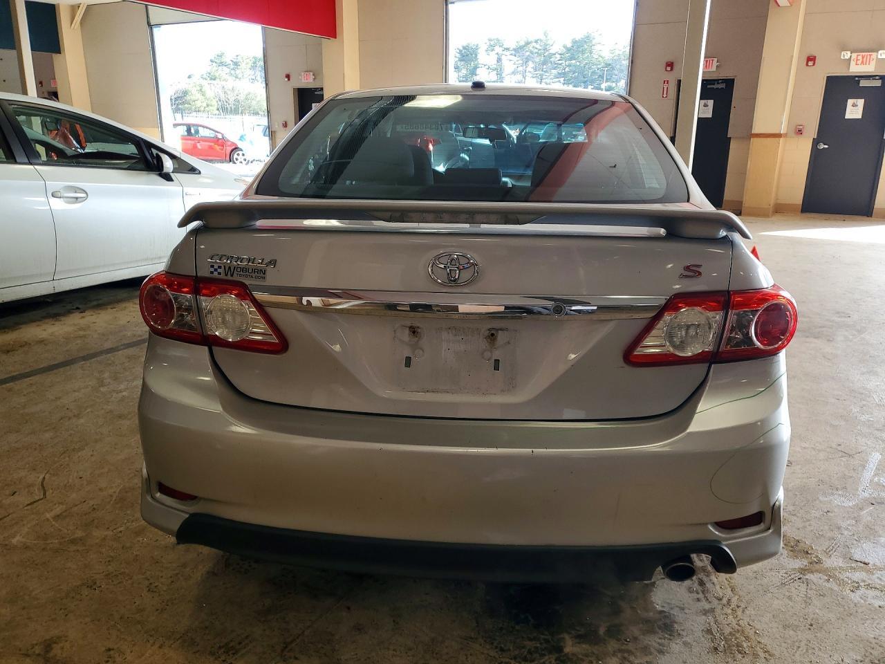 2011 TOYOTA COROLLA