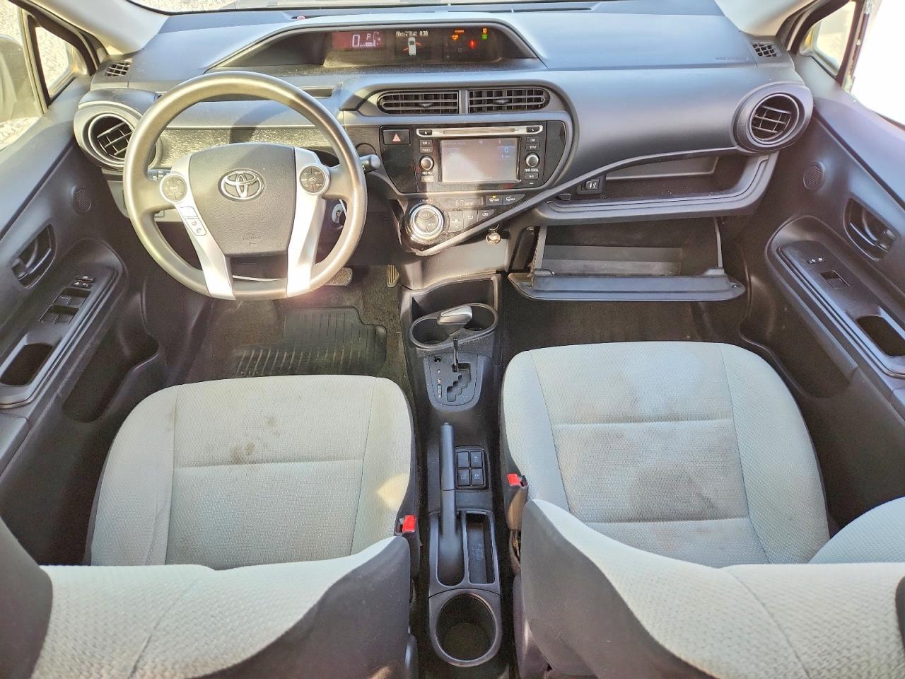 2015 TOYOTA Prius c