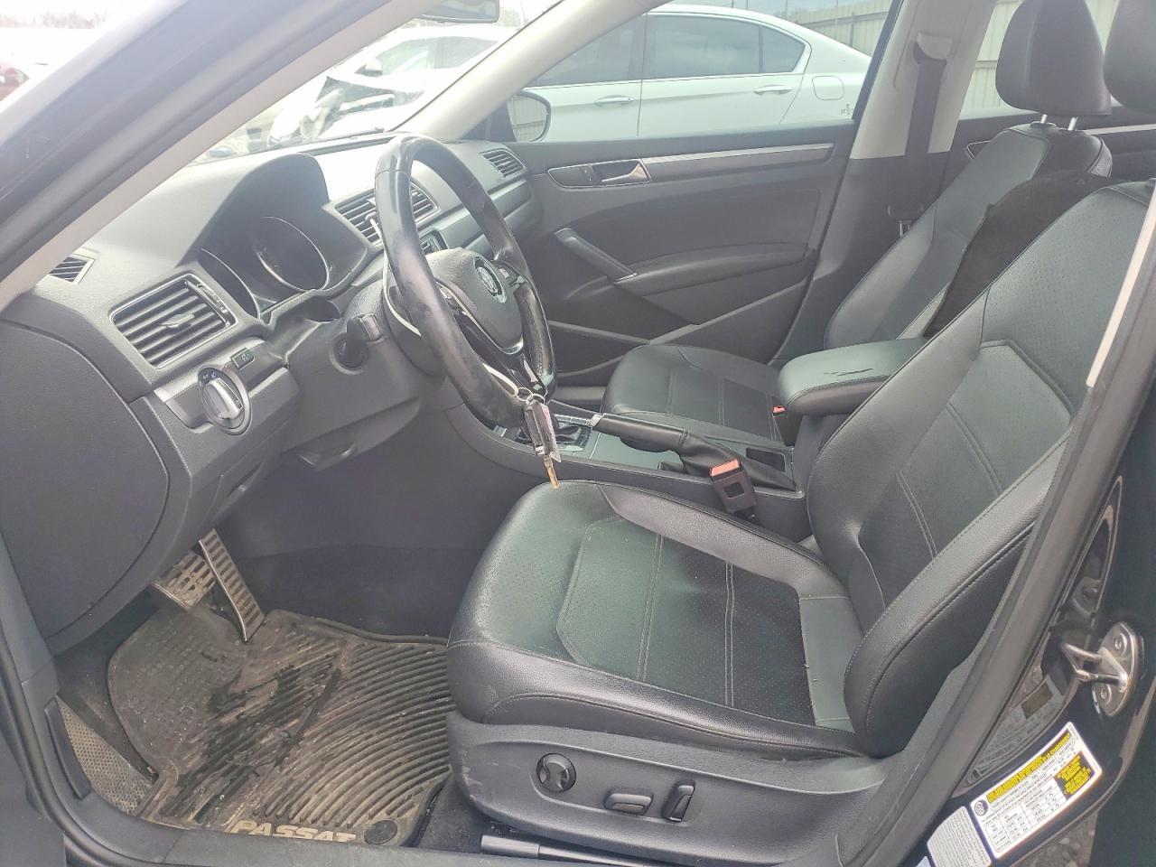 2018 VOLKSWAGEN Passat