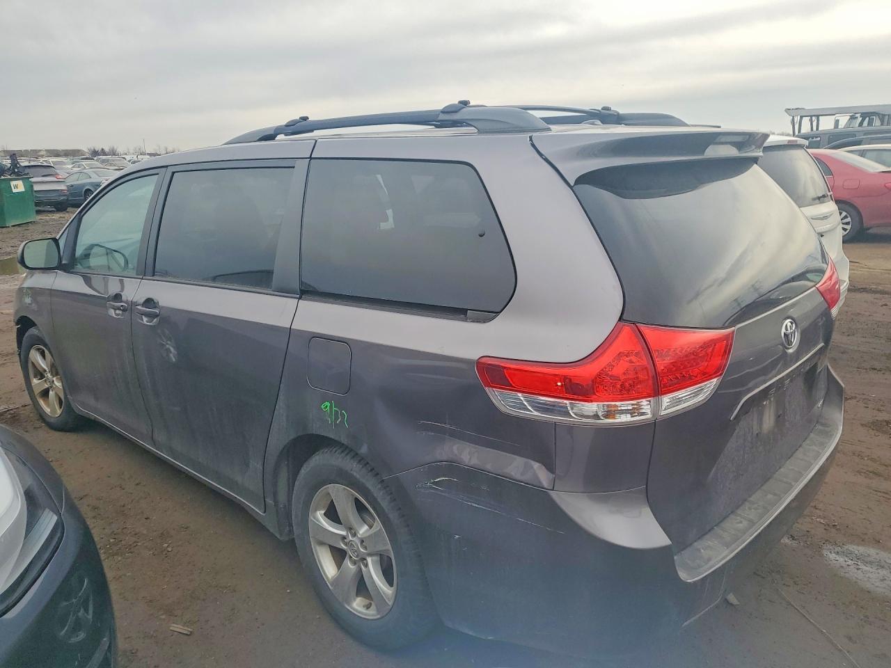 2014 TOYOTA SIENNA