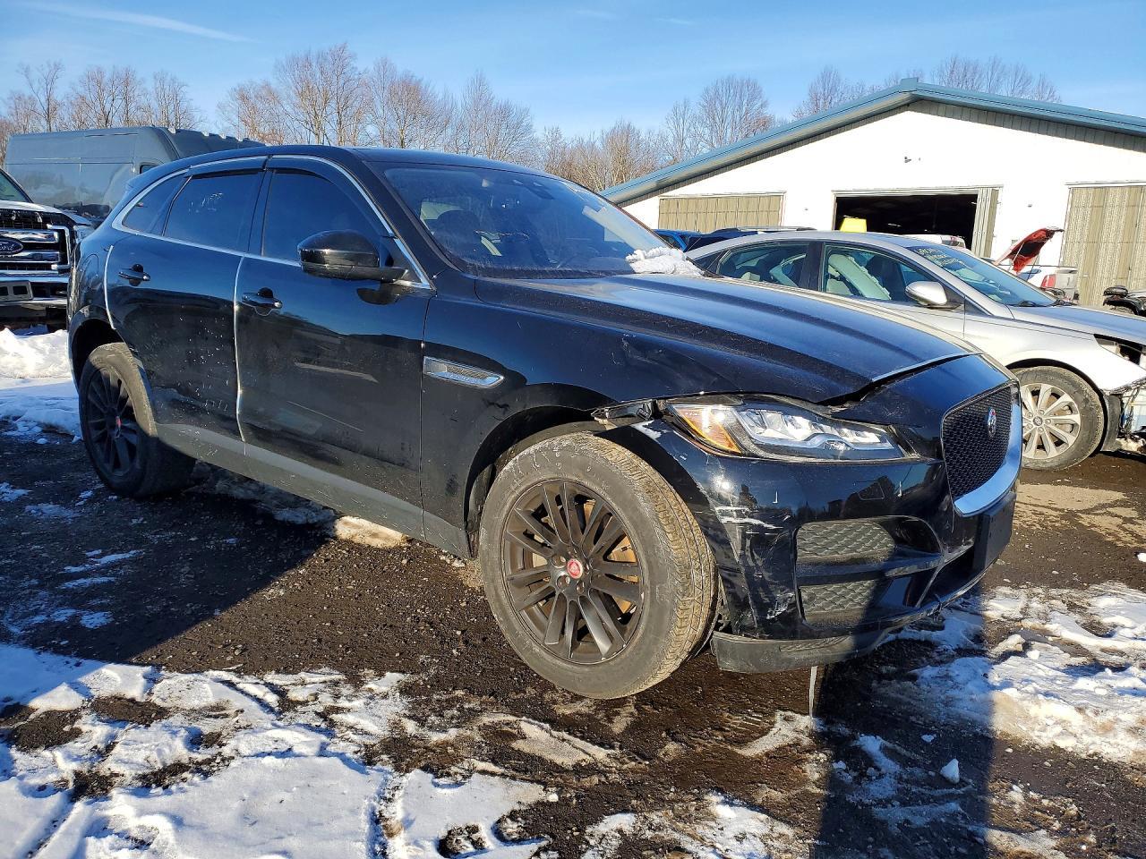 2017 JAGUAR F-Pace