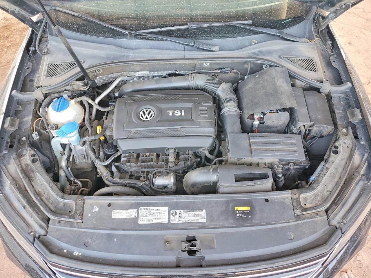 2016 VOLKSWAGEN Passat