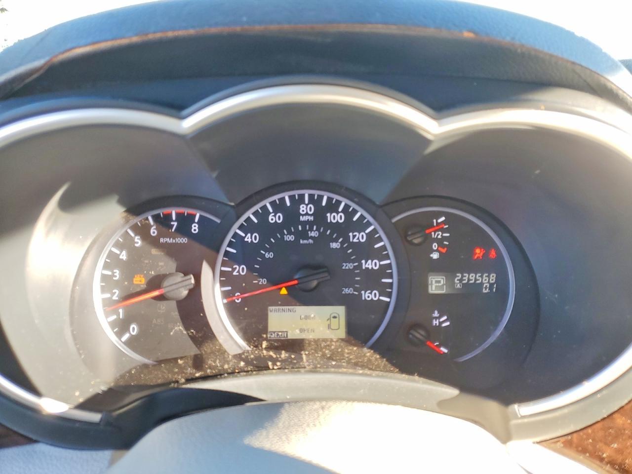 2011 NISSAN Quest