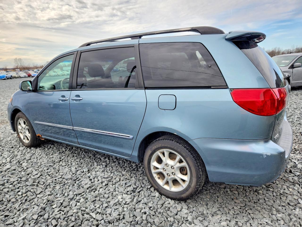 2006 TOYOTA SIENNA