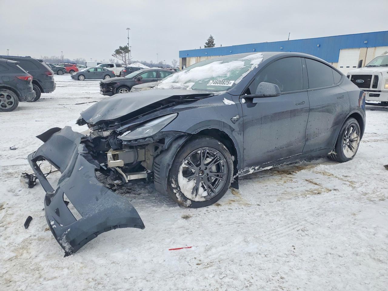 2025 TESLA MODEL Y