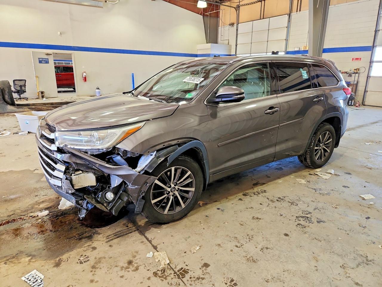 2017 TOYOTA HIGHLANDER