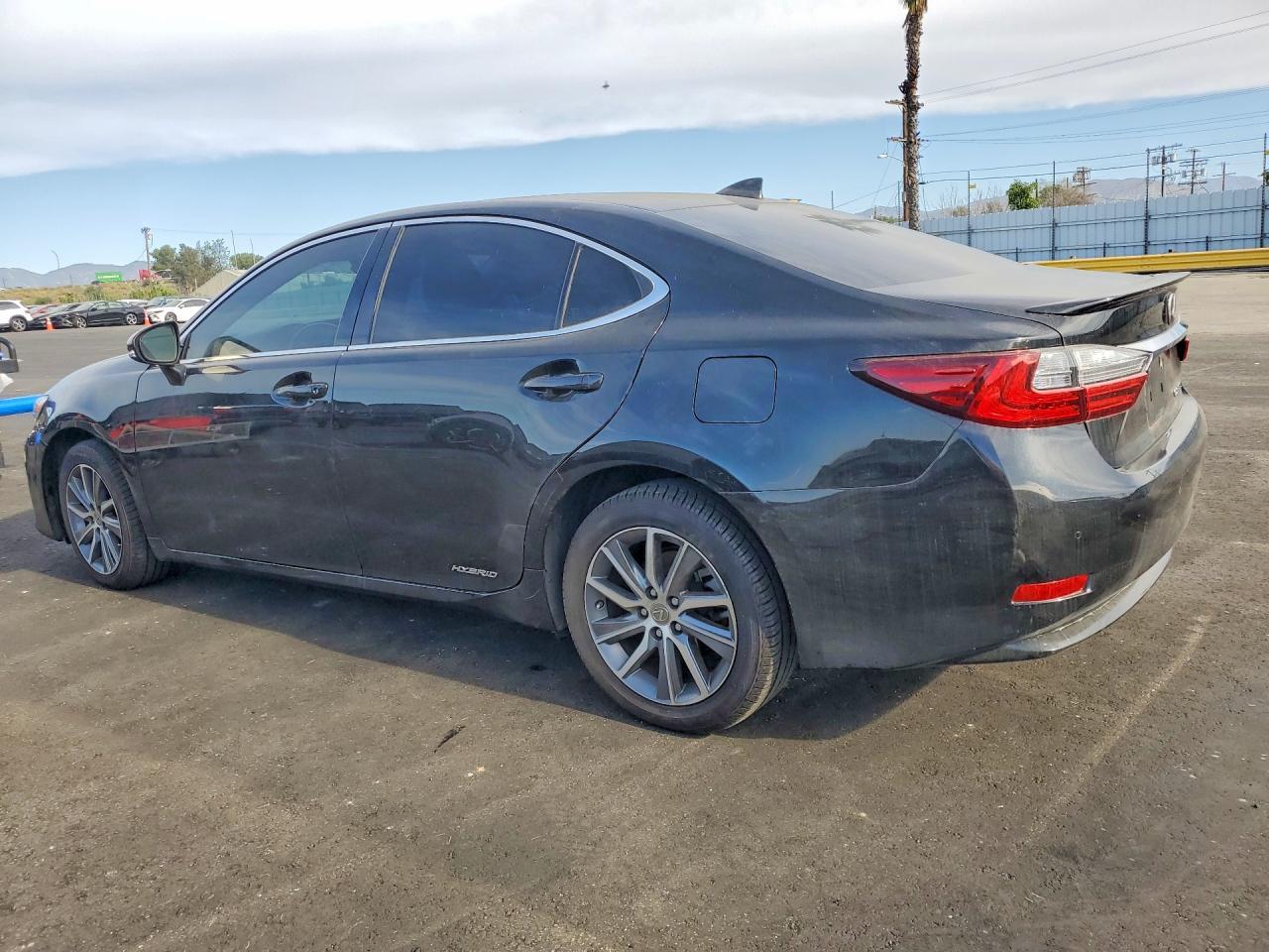 2017 LEXUS ES 300H