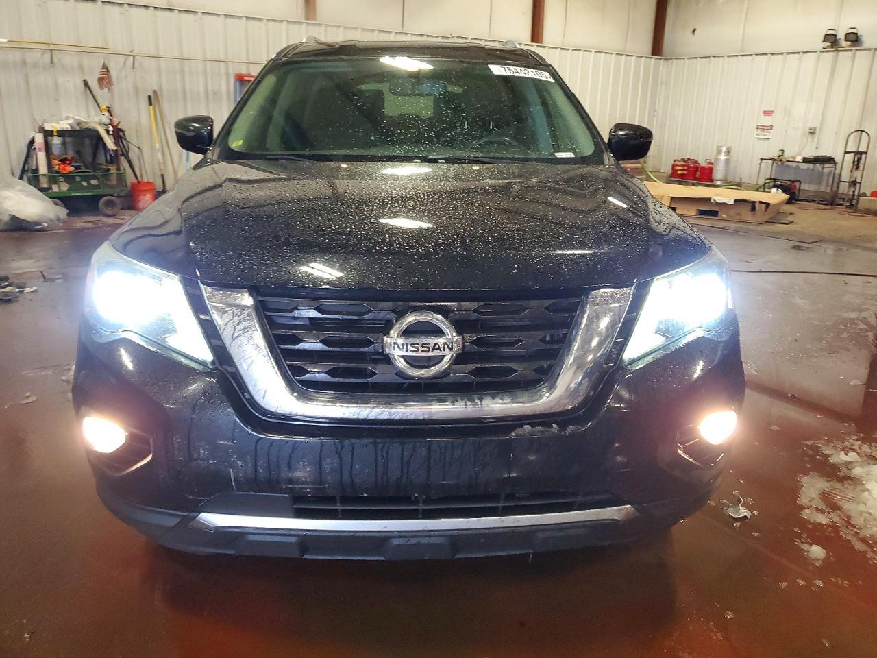 2017 NISSAN PATHFINDER