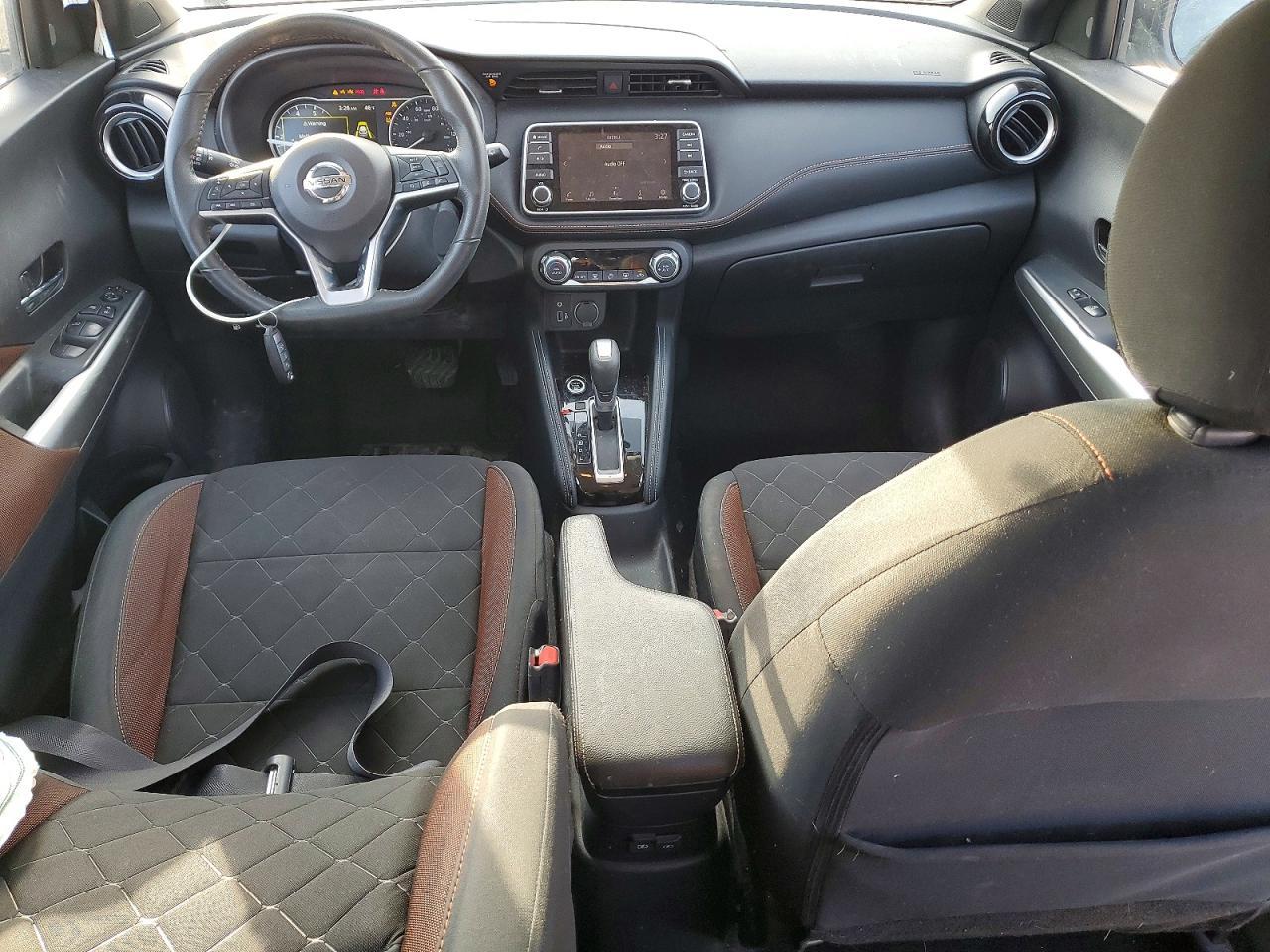 2020 NISSAN KICKS