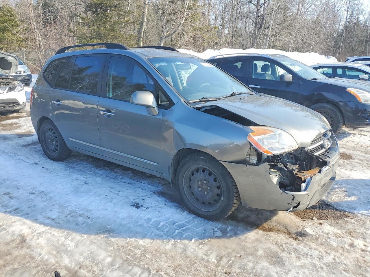 2010 KIA RONDO
