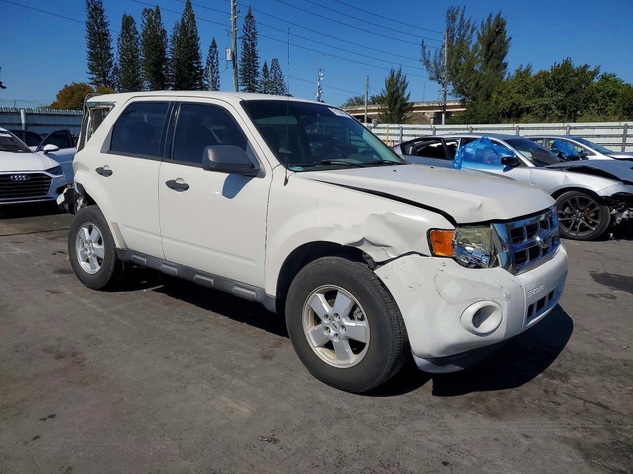 2009 FORD ESCAPE