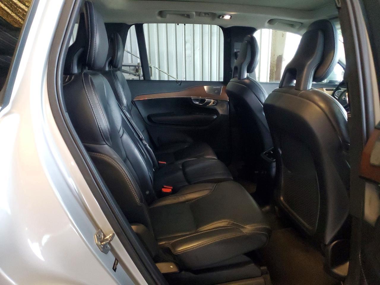 2017 VOLVO XC90