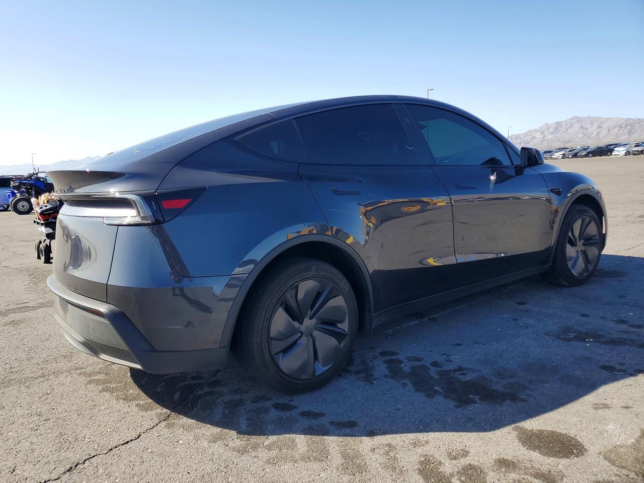 2026 TESLA MODEL Y