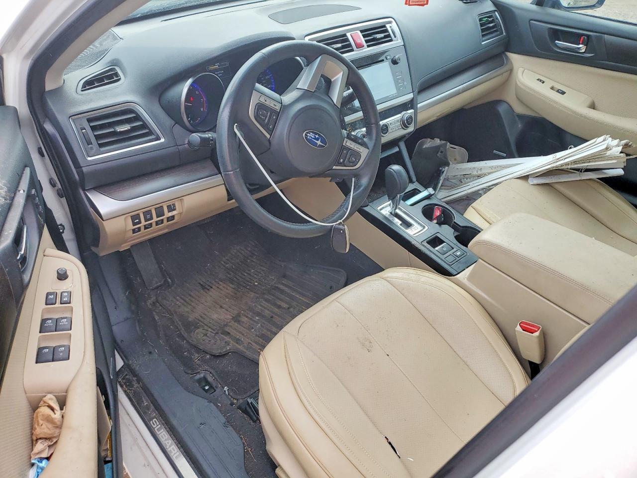 2017 SUBARU Legacy