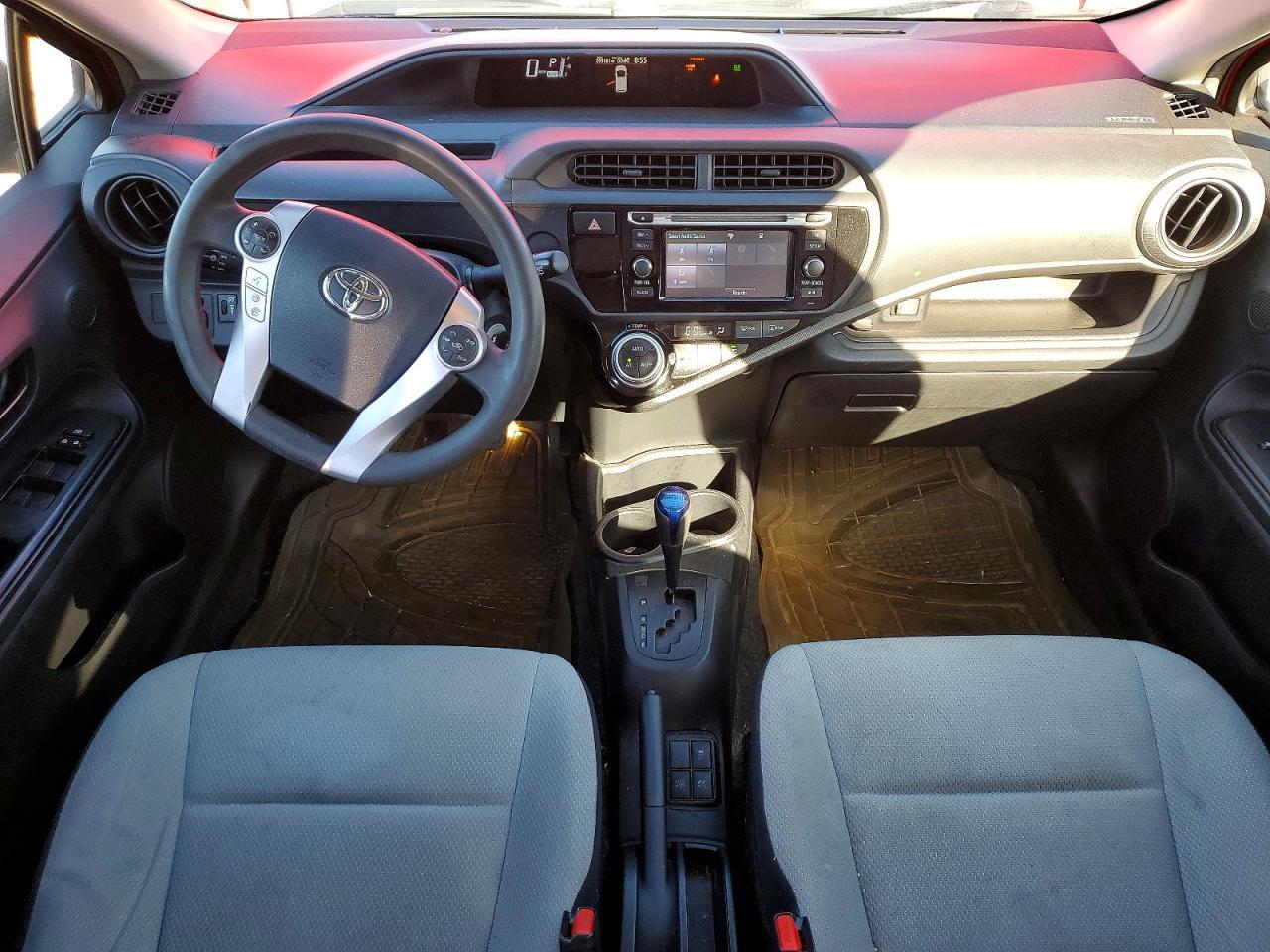 2015 TOYOTA Prius c