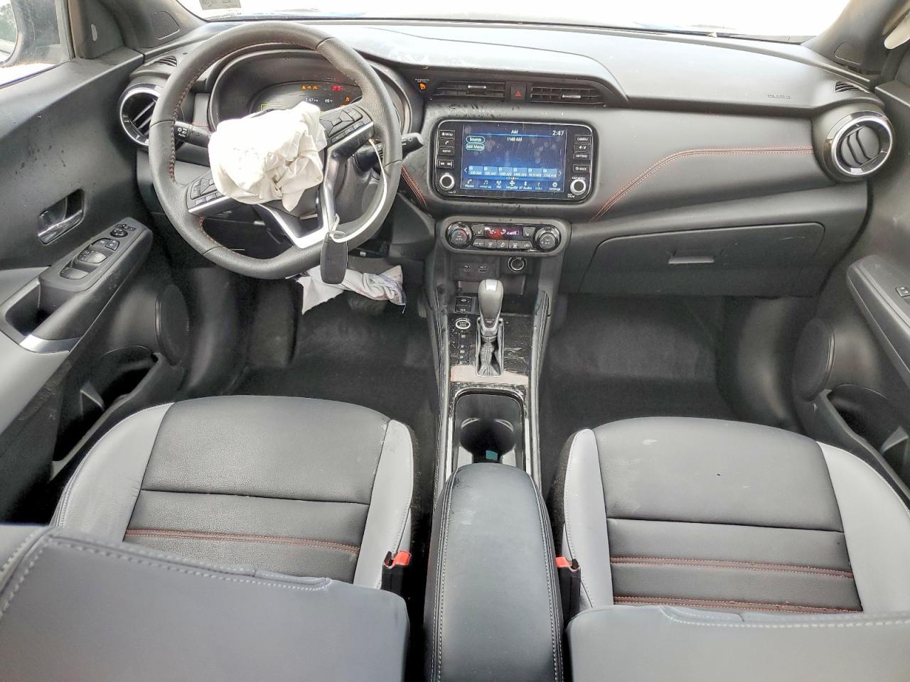 2024 NISSAN KICKS