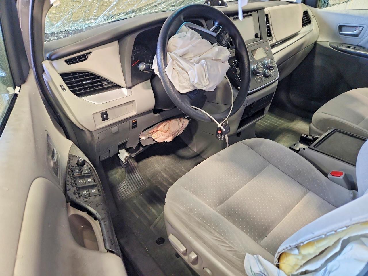 2015 TOYOTA SIENNA