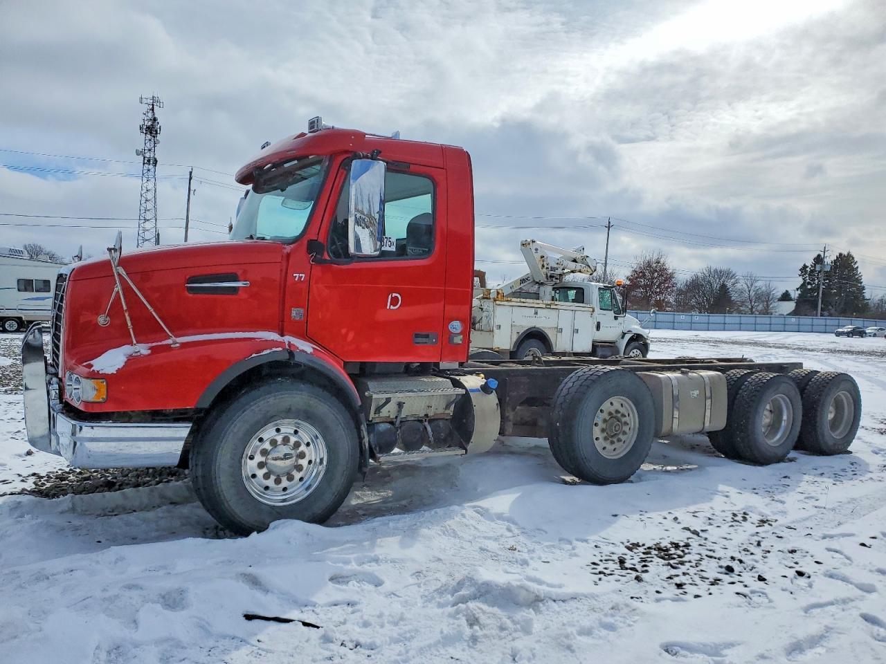 2015 VOLVO VHD