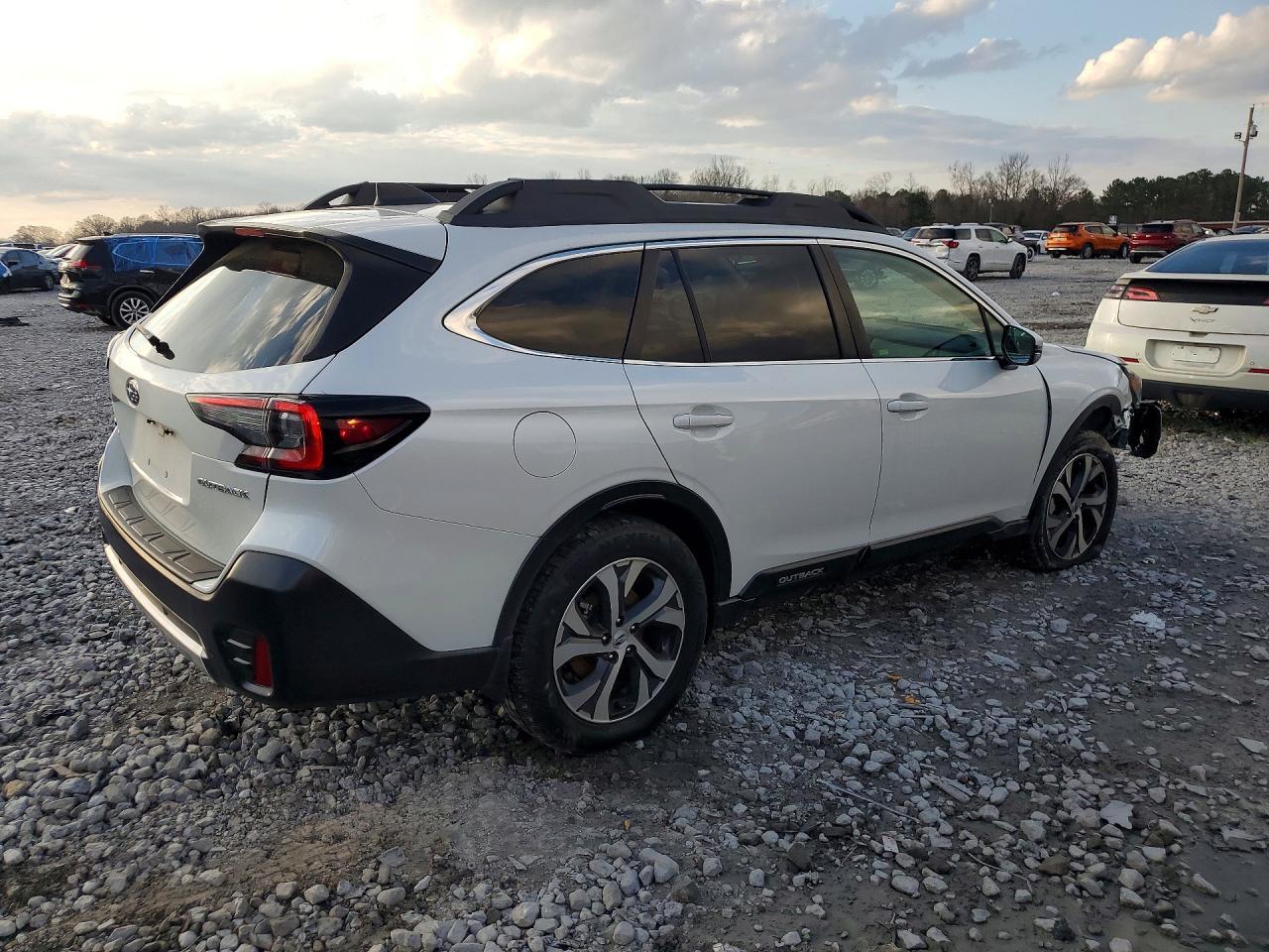 2020 SUBARU Outback