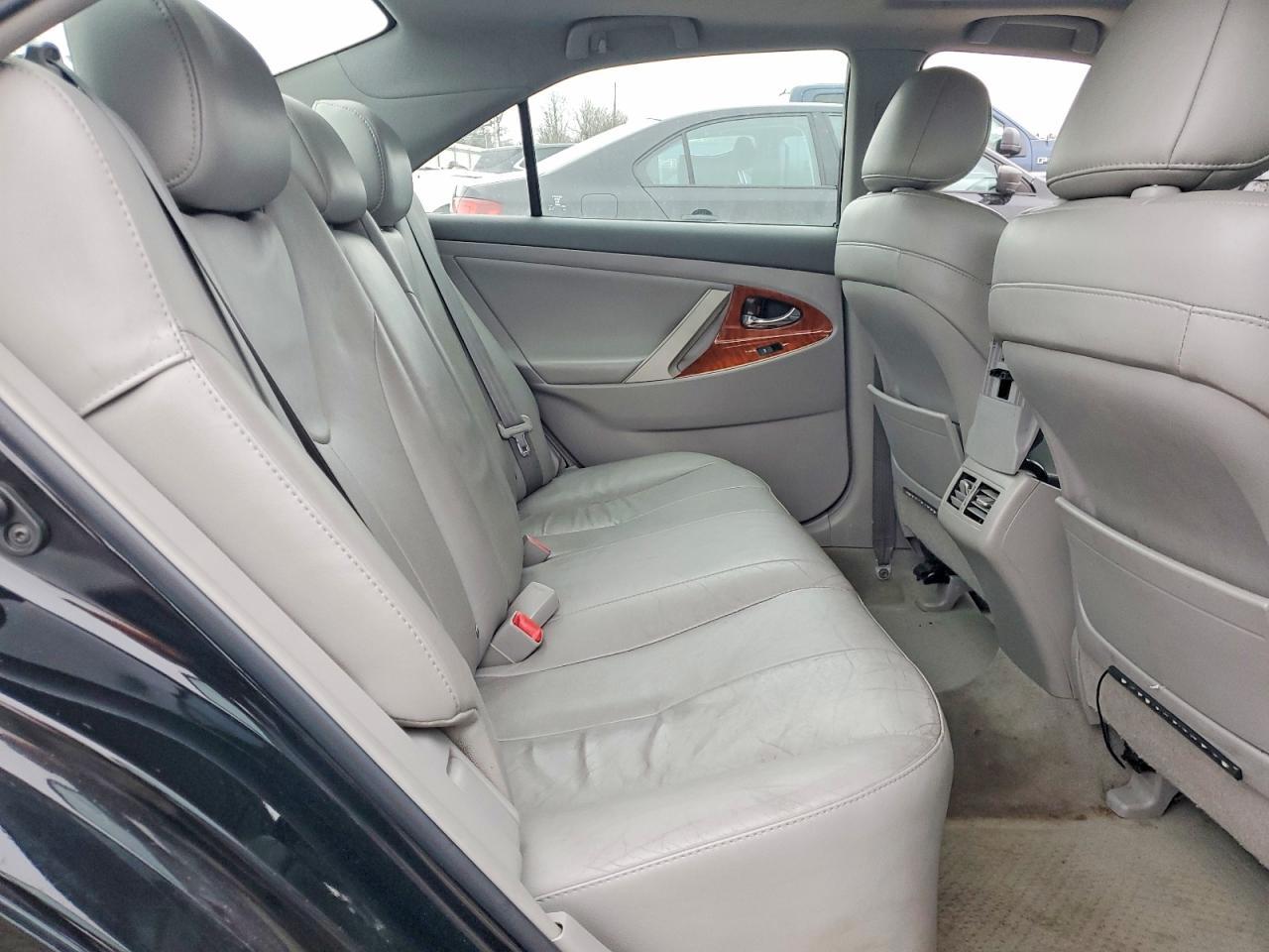2011 TOYOTA CAMRY