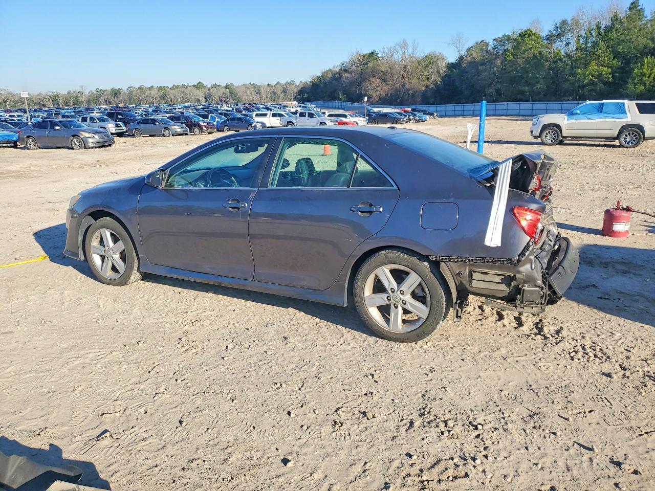 2014 TOYOTA CAMRY