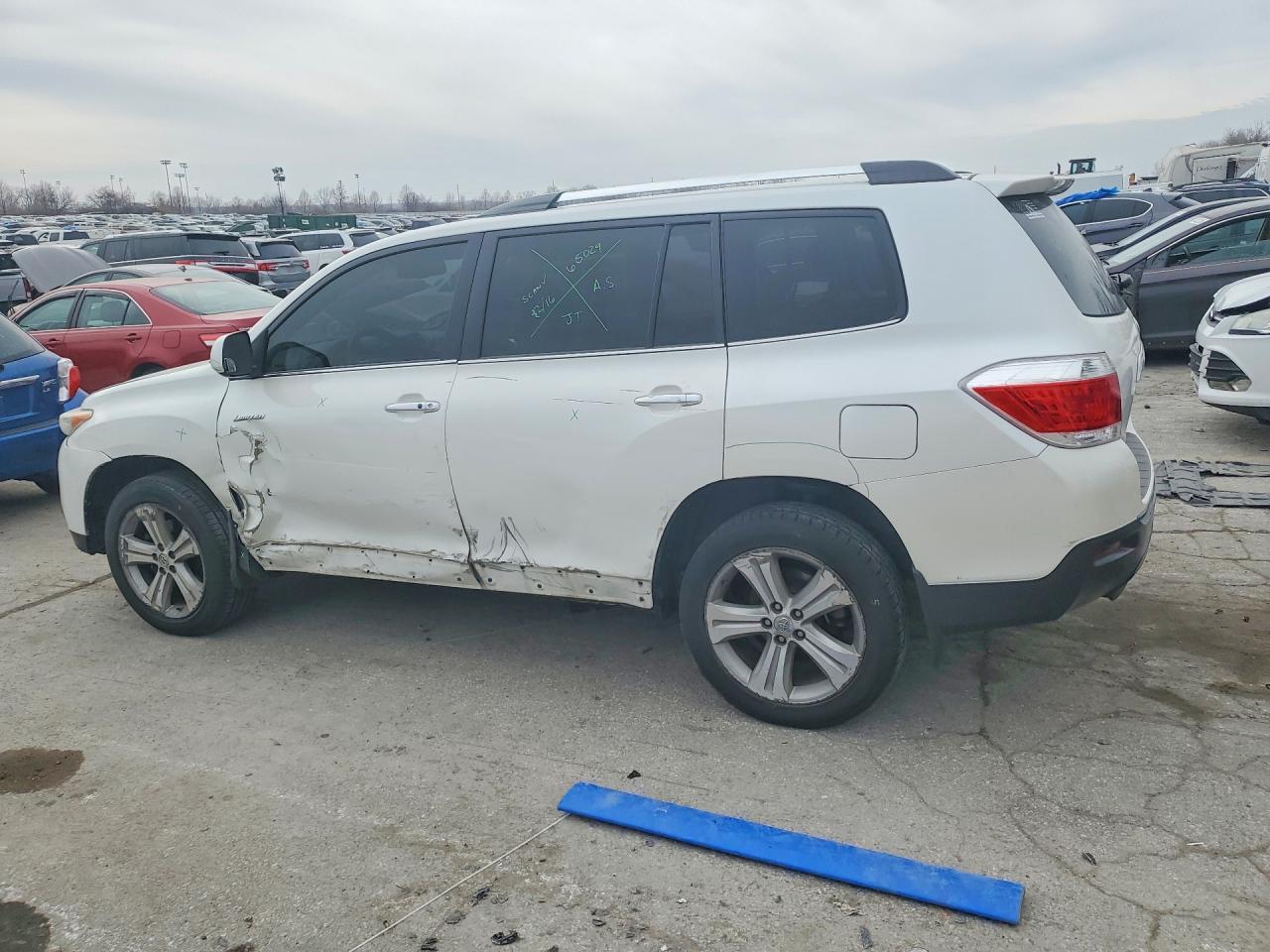 2013 TOYOTA HIGHLANDER