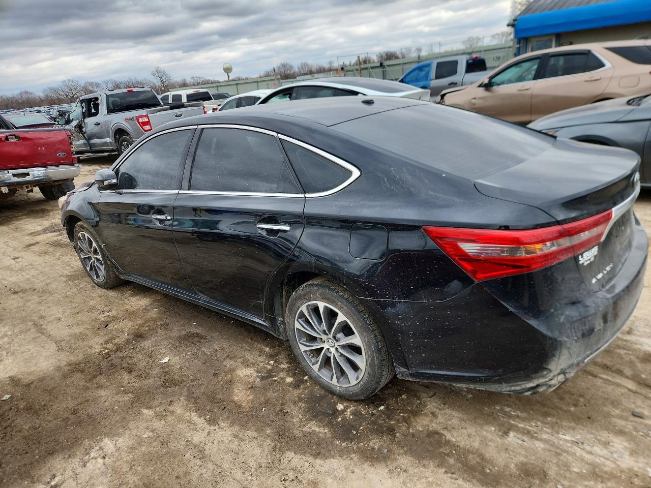 2017 TOYOTA Avalon