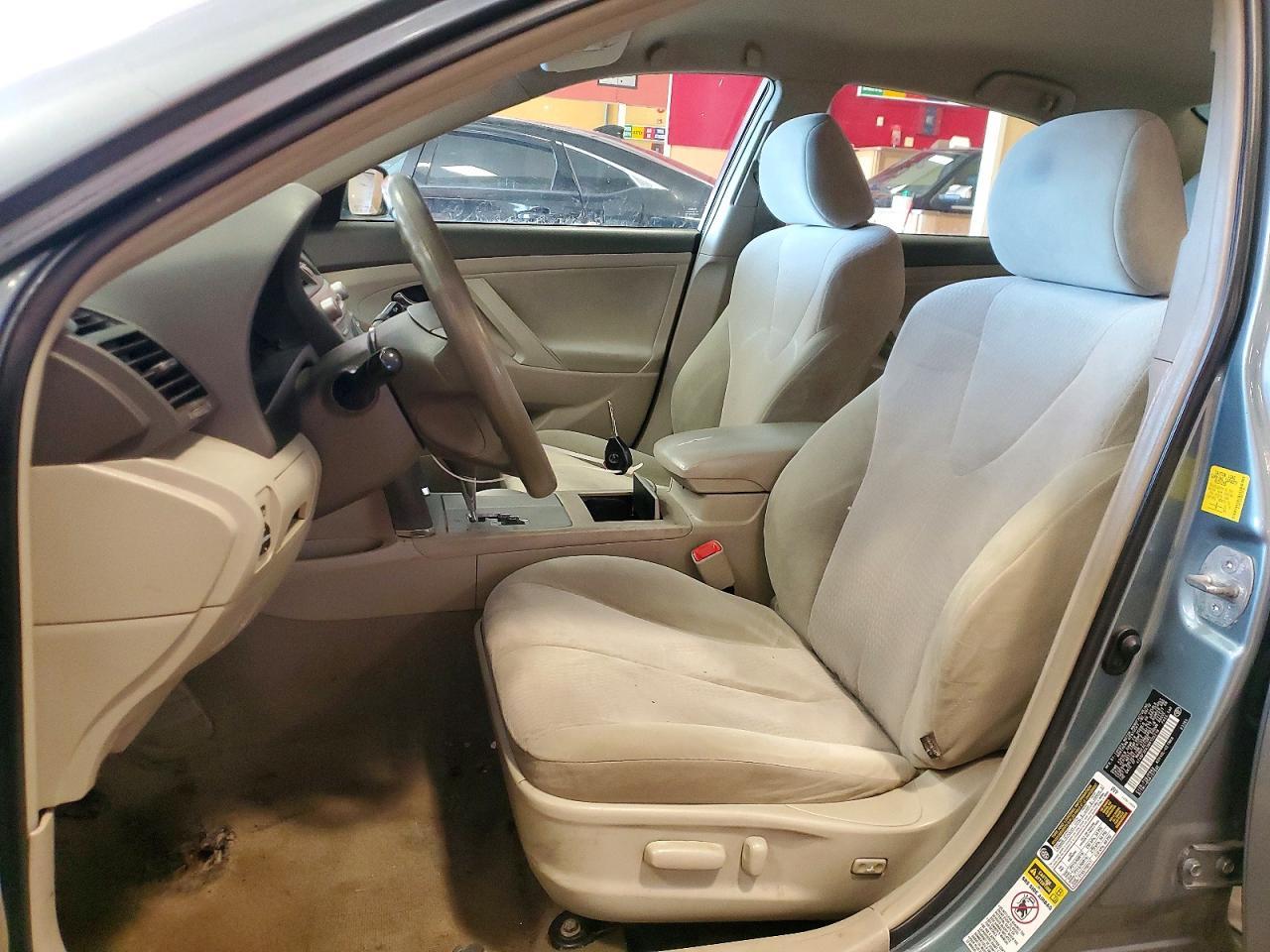 2011 TOYOTA CAMRY