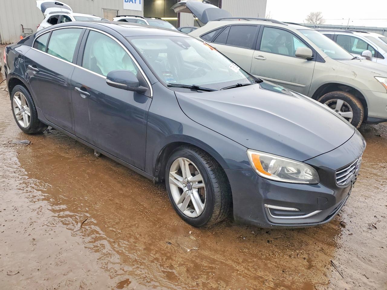 2015 VOLVO S60
