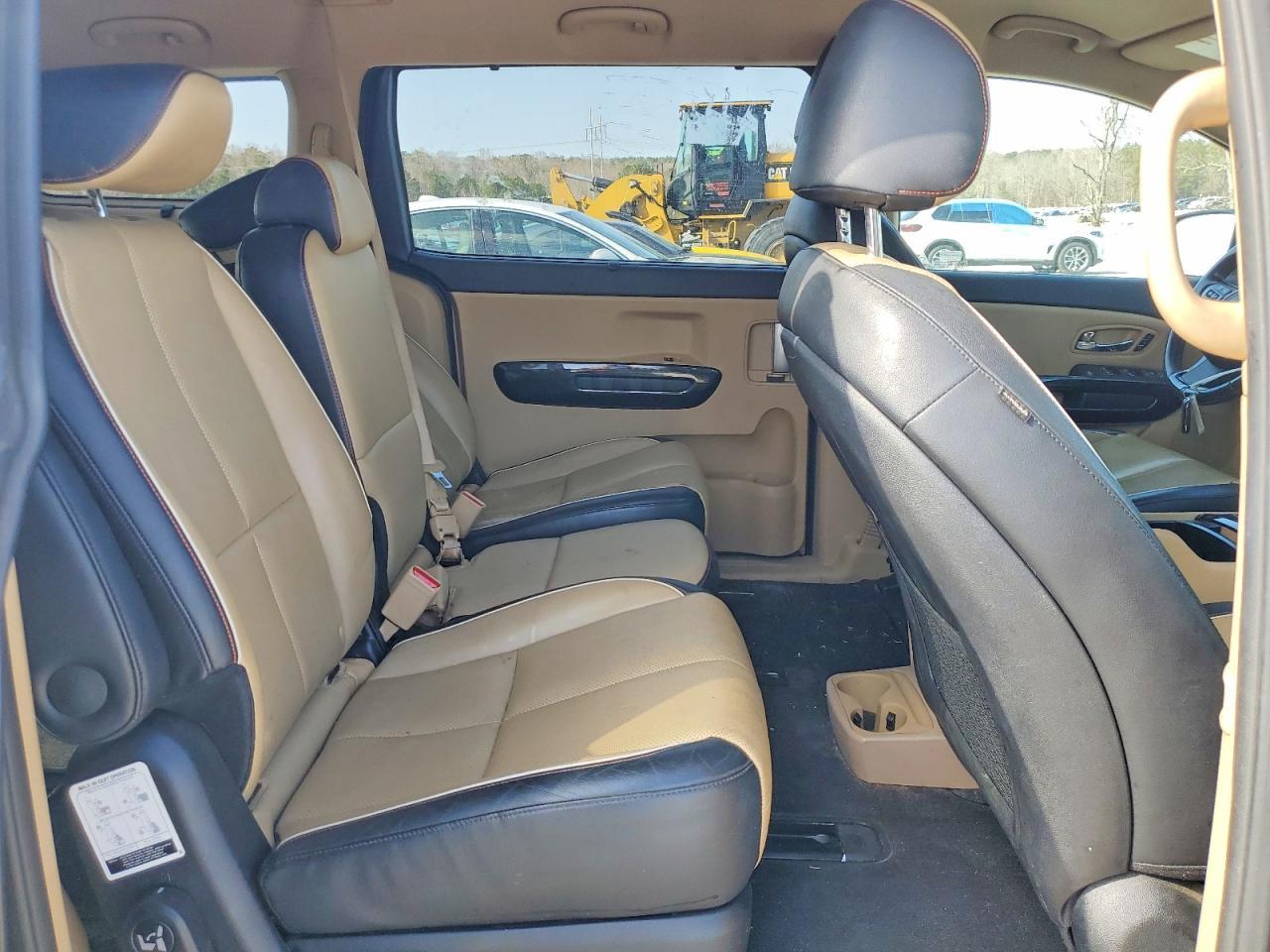 2016 KIA SEDONA