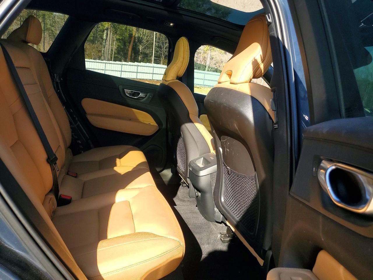 2020 VOLVO XC60