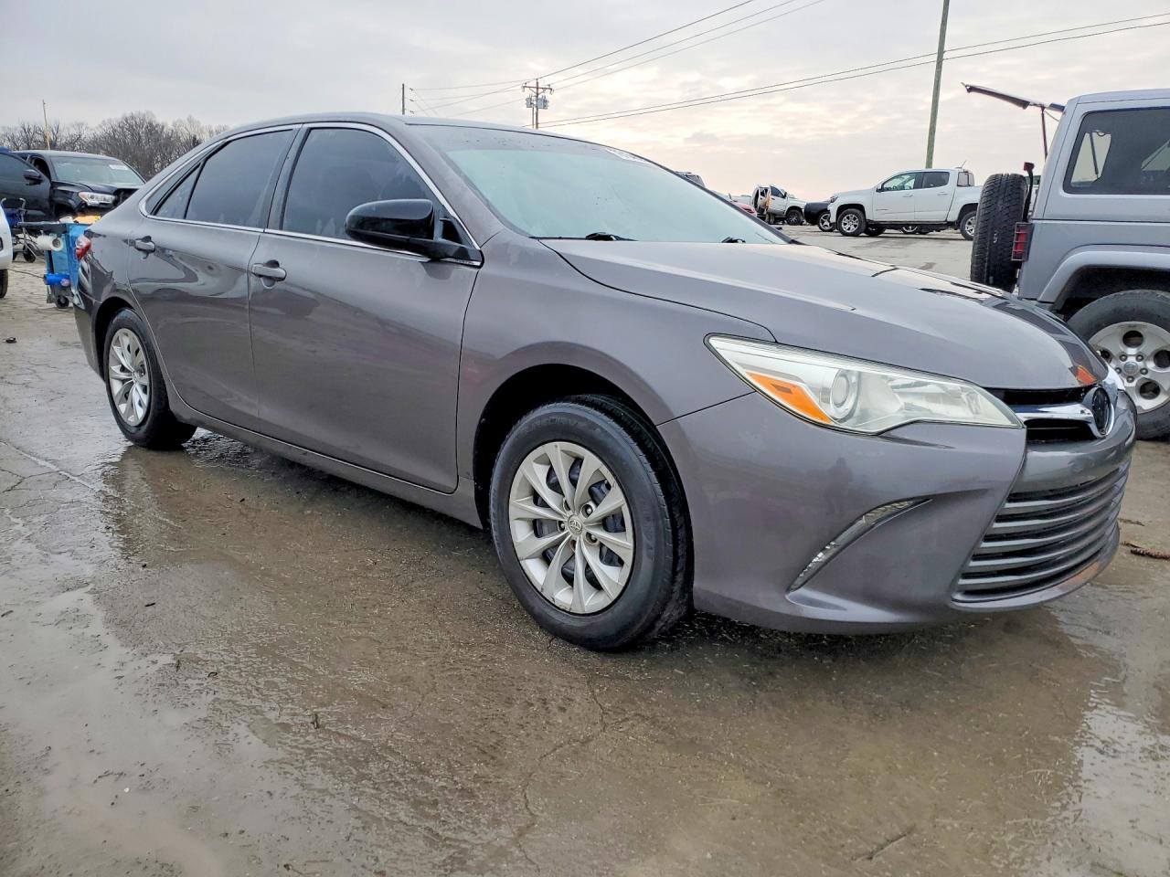 2015 TOYOTA CAMRY